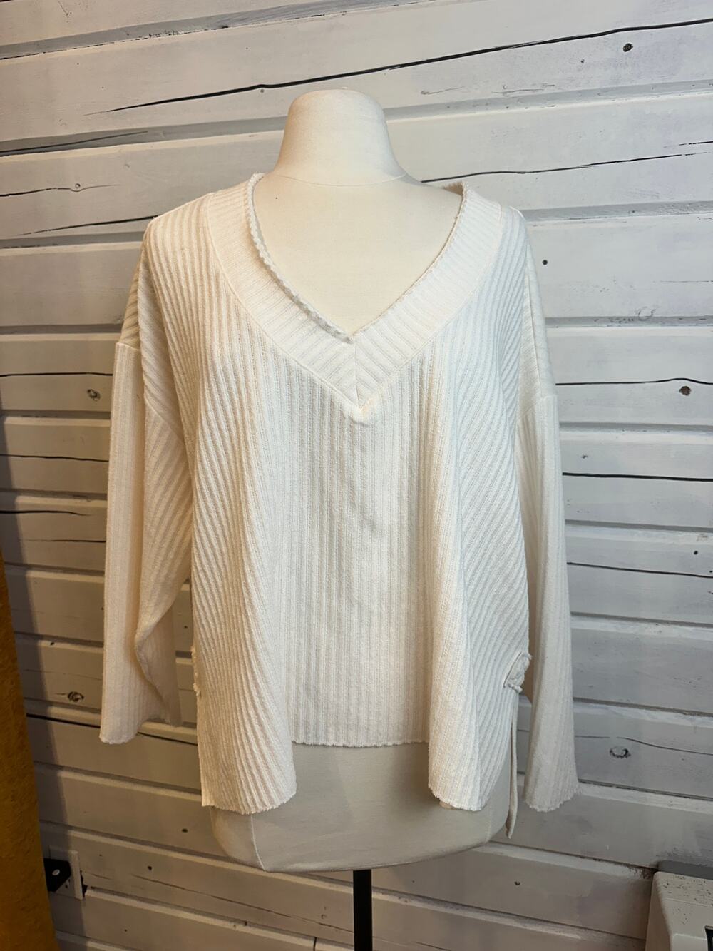 Urban Outfitters Ribbed V-Neck Cropped Sweater Women’s M Ivory Cream